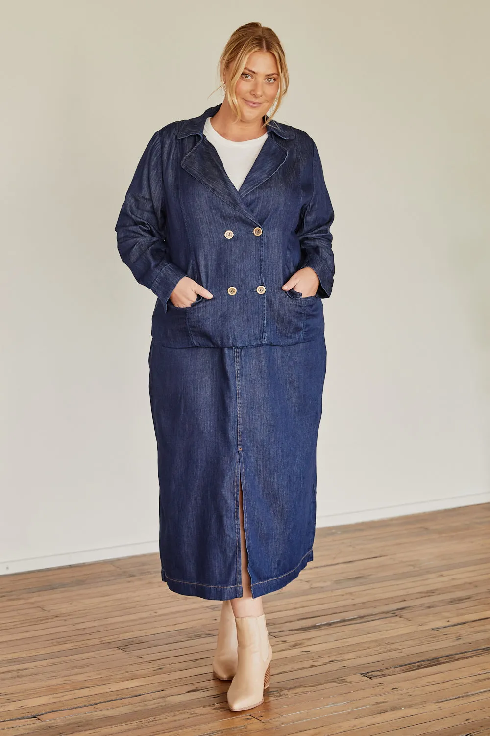 Avalee Tencel Jacket in Dark Wash