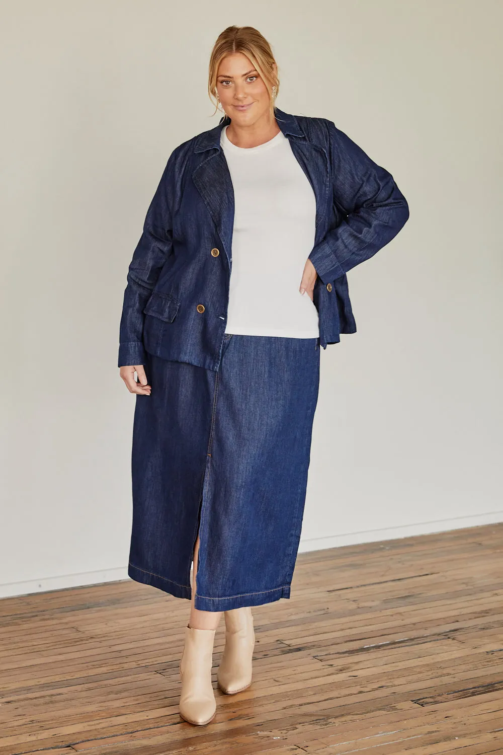 Avalee Tencel Jacket in Dark Wash