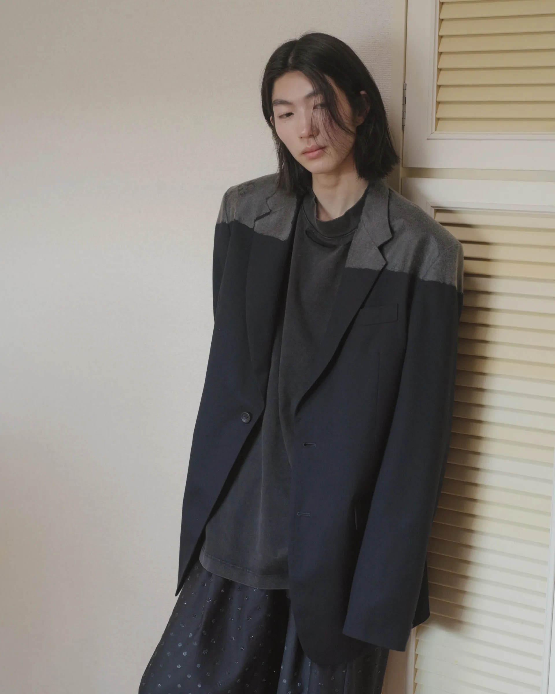 Dust Jacket Middle / Black